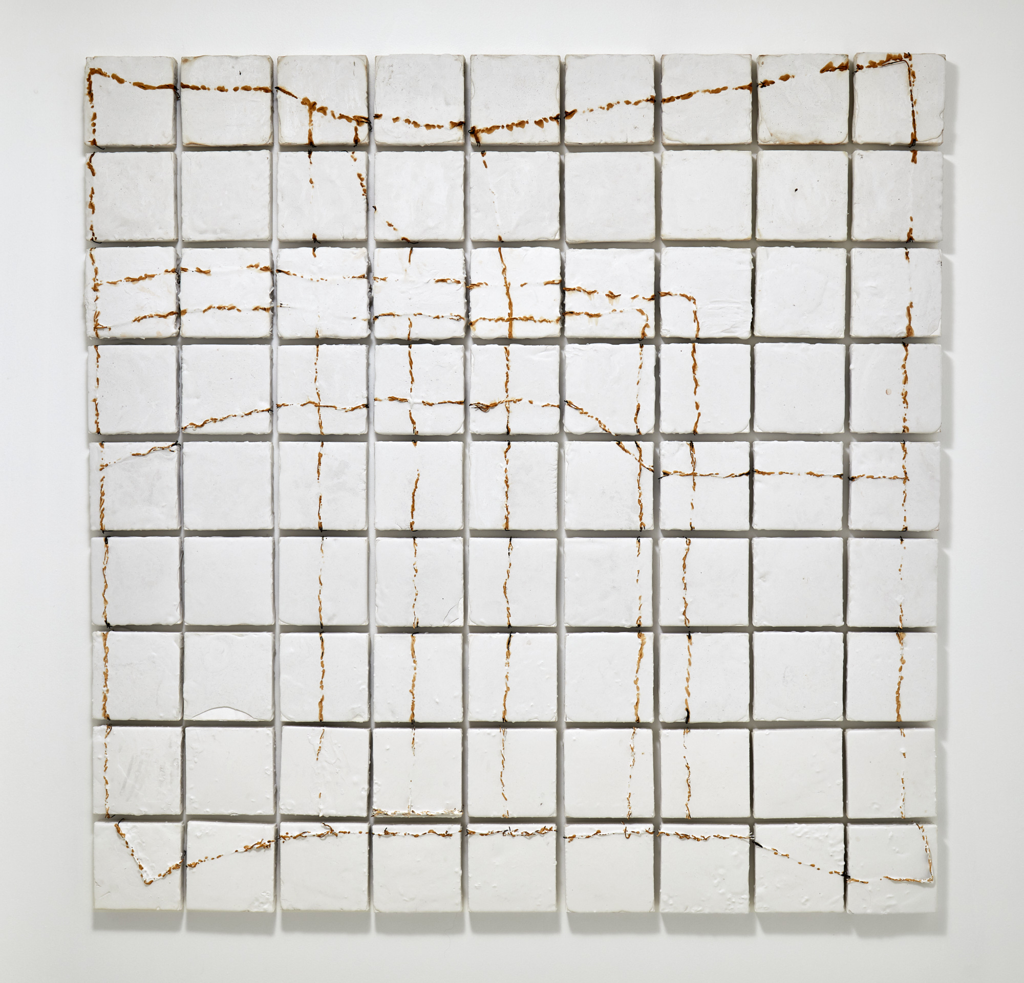 Yolanda Ceballos, 81, 2019, Yeso y alambre recocido sobre tela, 196 x 196 x 7 cm. Cortesía Galería Hilario Galguera. Foto: Sergio López