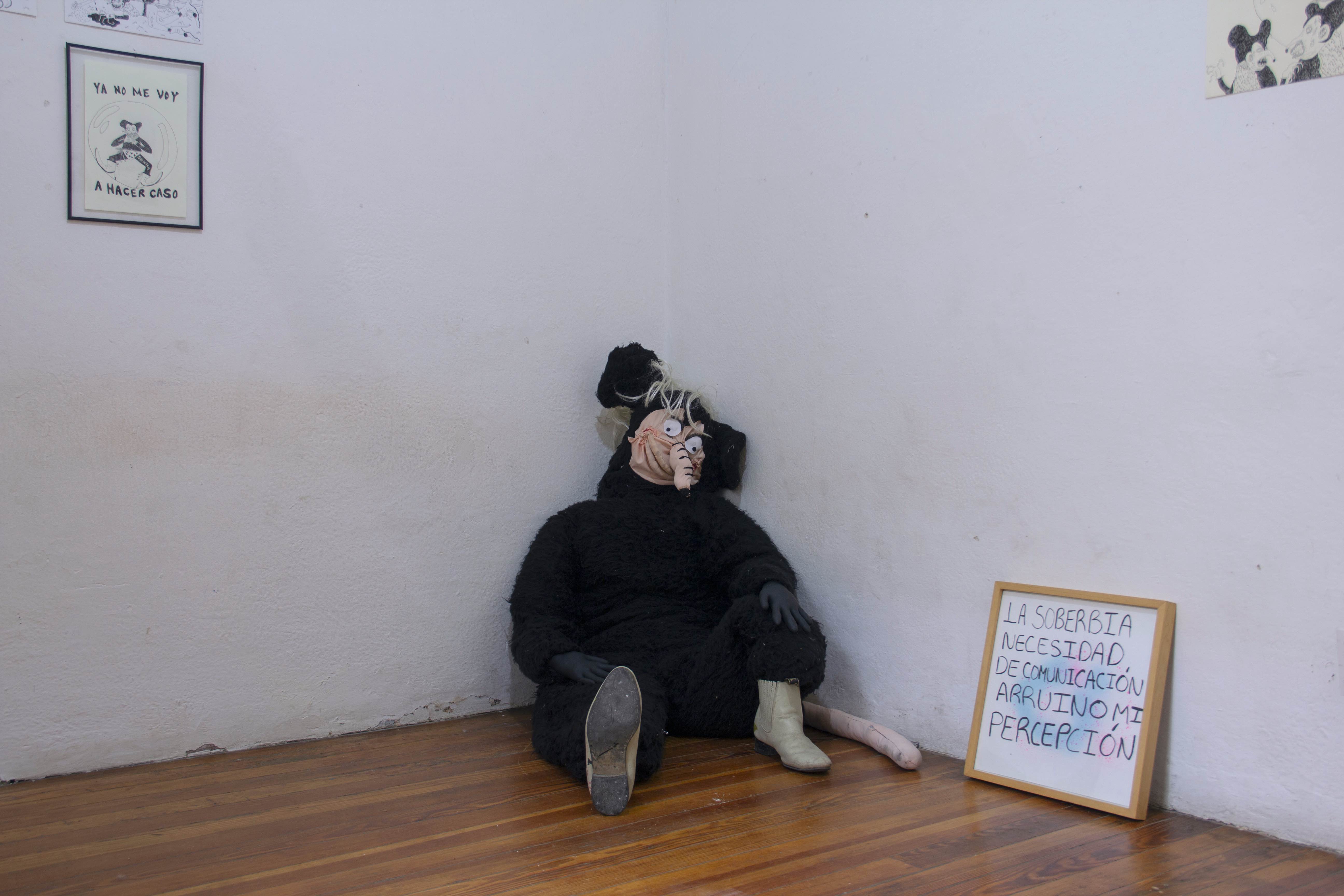 View of the exhibition Merecemos fracaso / merecemos ocio by El Pinche Barrendero (Miriam Gómez) at Estudio Marte, 2020. Courtesy of Estudio Marte. 