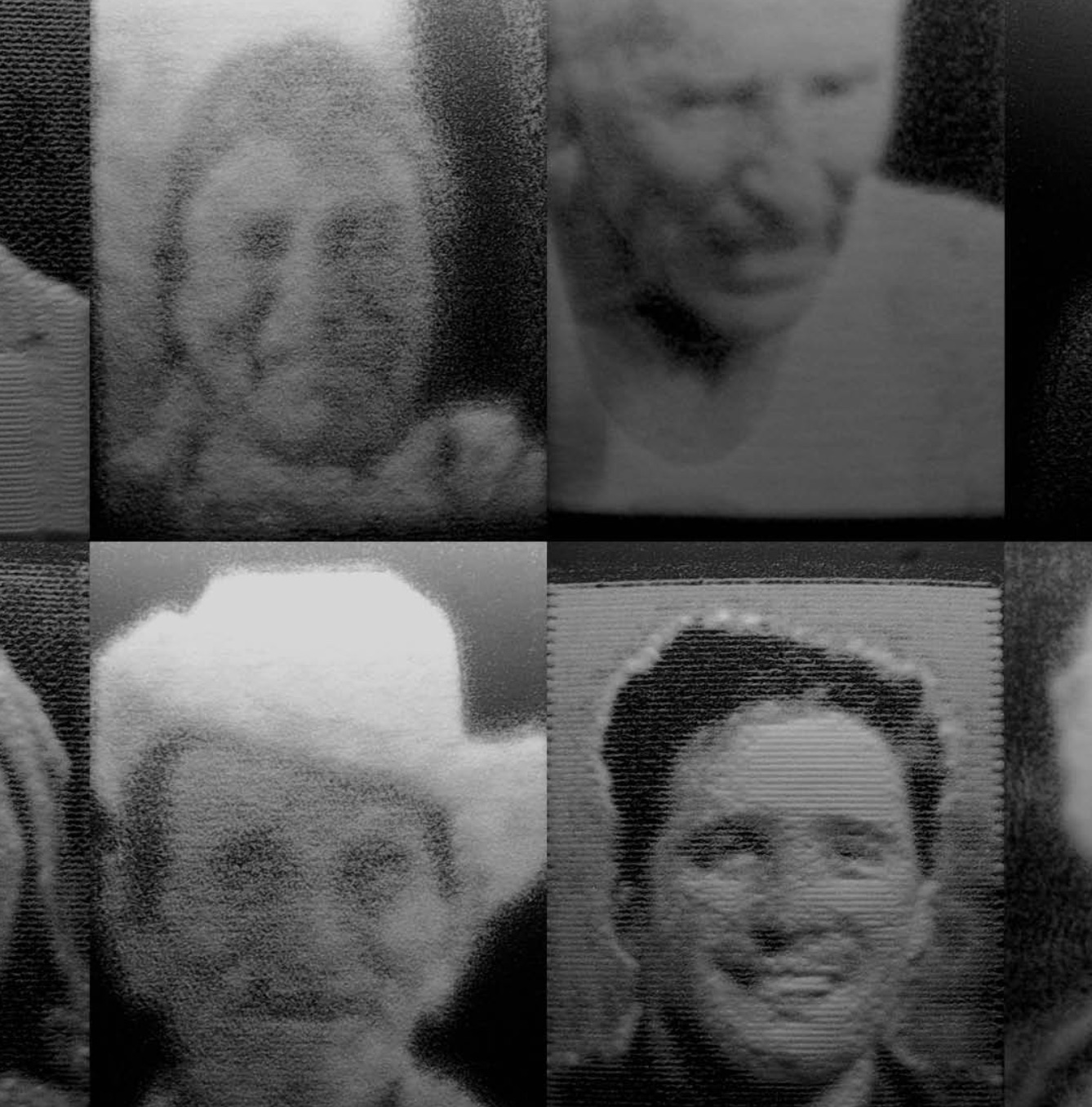 Rafael Lozano-Hemmer, A Crack in the Hourglass: A Memorial for the Victims of COVID-19, 2020. Courtesy of the artist and the MUAC