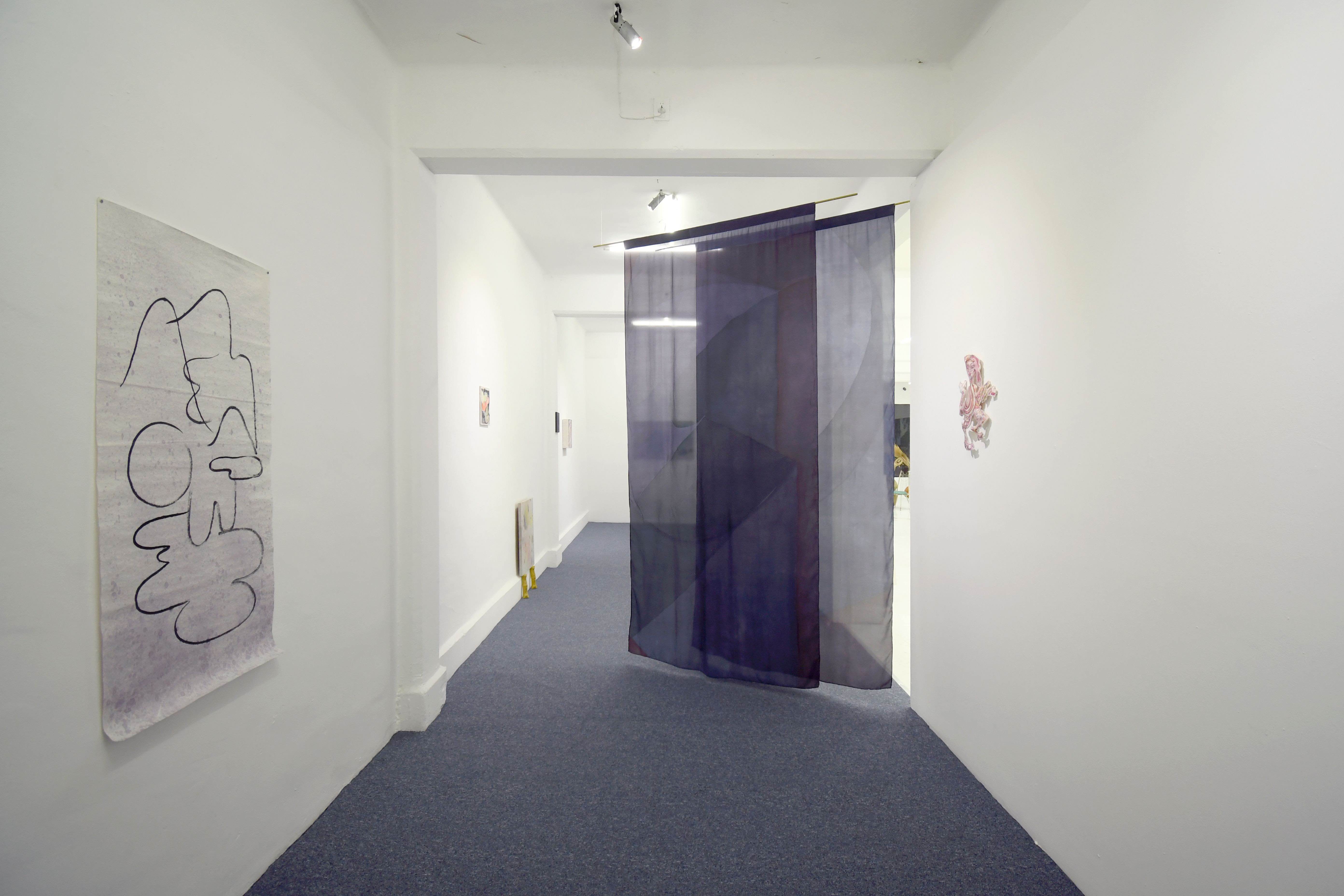 Vista de la exposición 'Bailando en la oscuridad', 2020. Cortesía de Galería Karen Huber