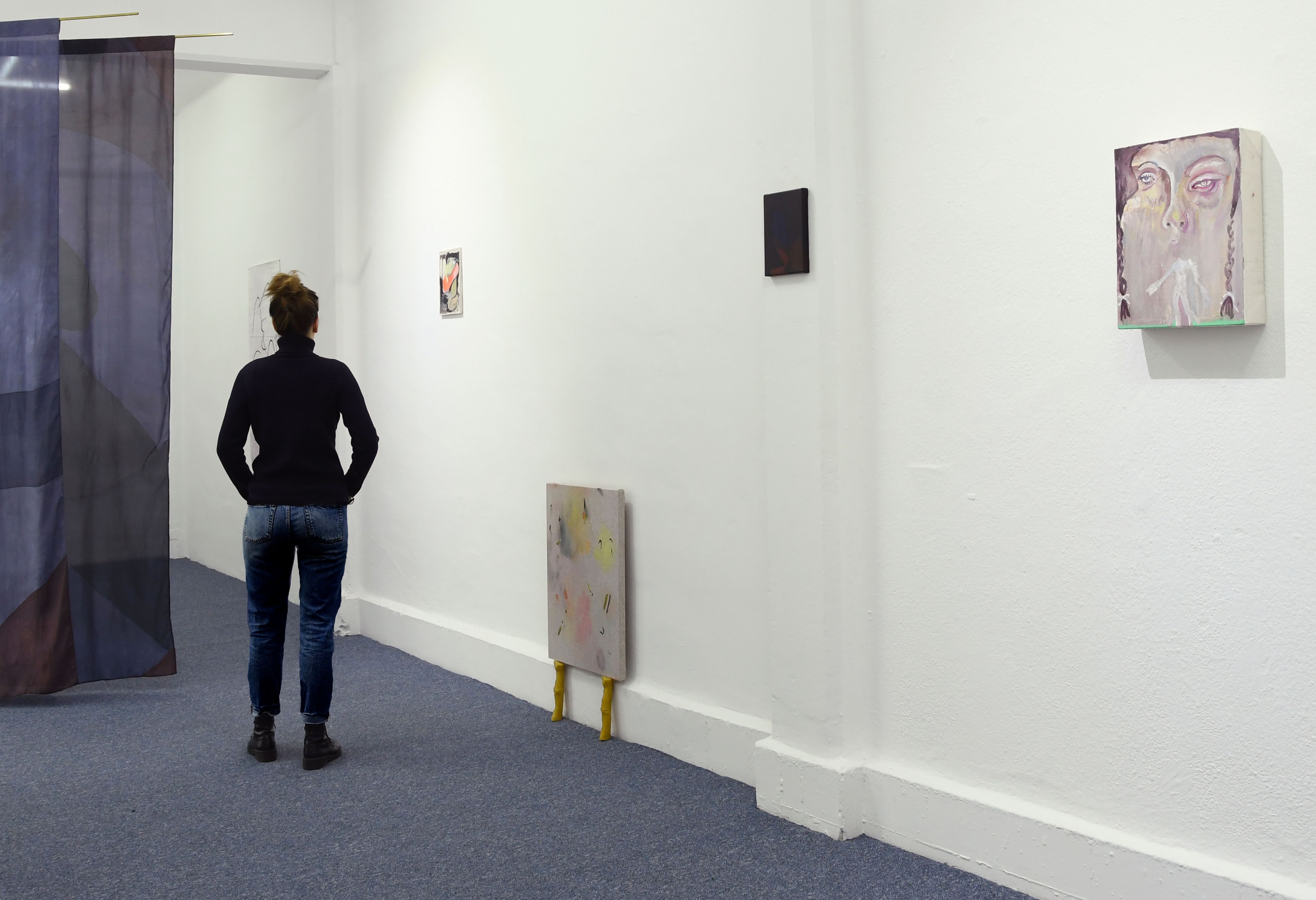 Vista de la exposición 'Bailando en la oscuridad', 2020. Cortesía de Galería Karen Huber