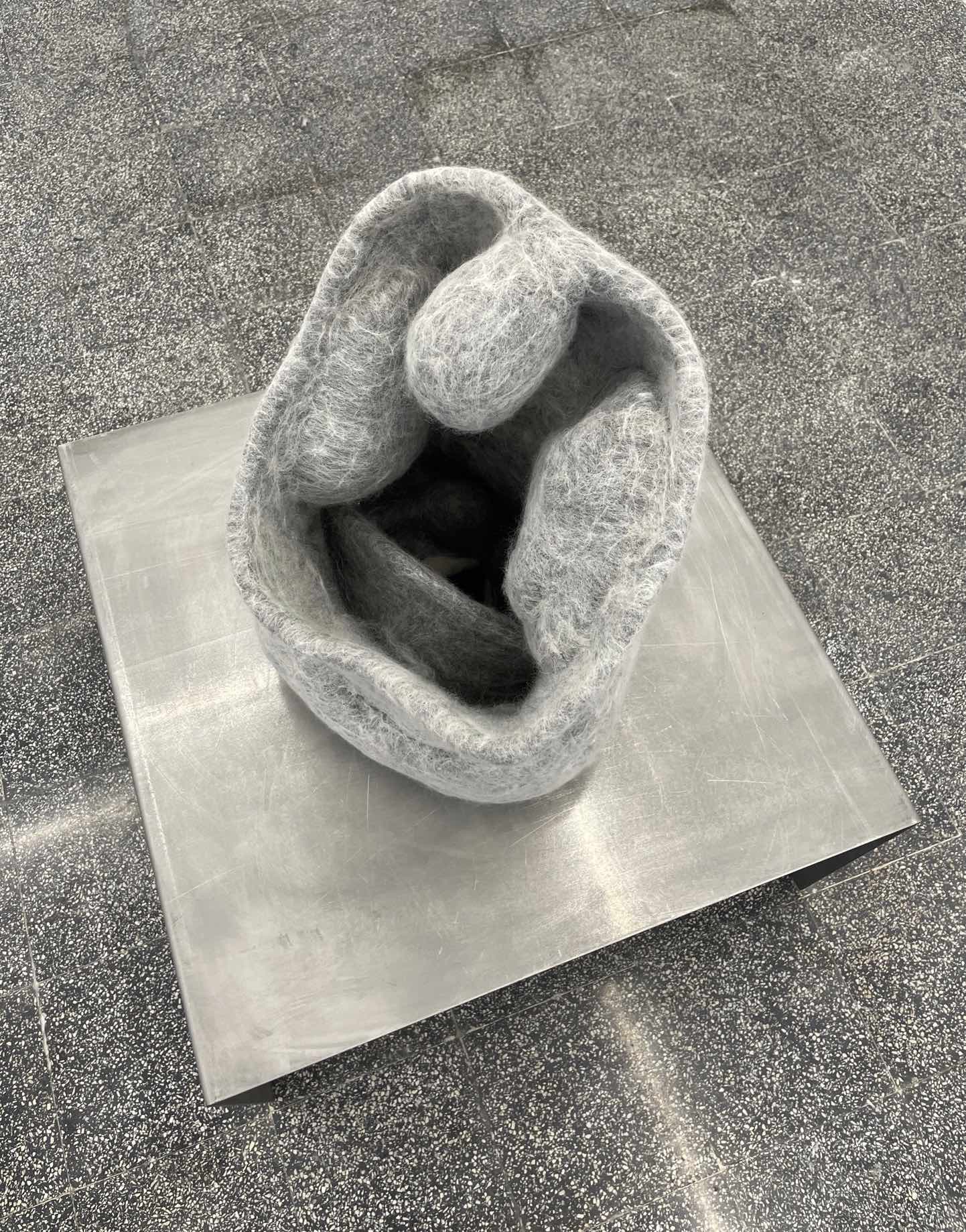 Paloma Rosenzweig, Garganta (Throat), Dry felted merino sheep wool and wire frame, 31x30x46cm. Courtesy of the artist and Bóca. Photo: Andrea Bustillos