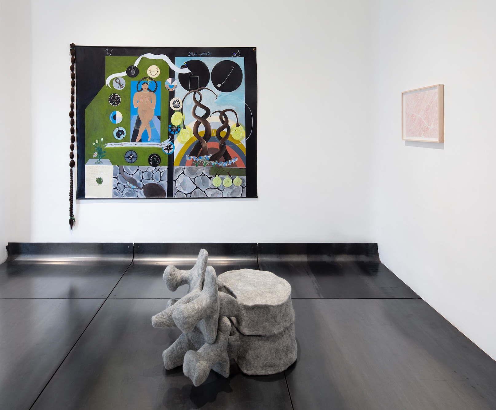 Exhibition view of La luz proviene de ahí. Courtesy of Campeche. Photo: Ramiro Chaves