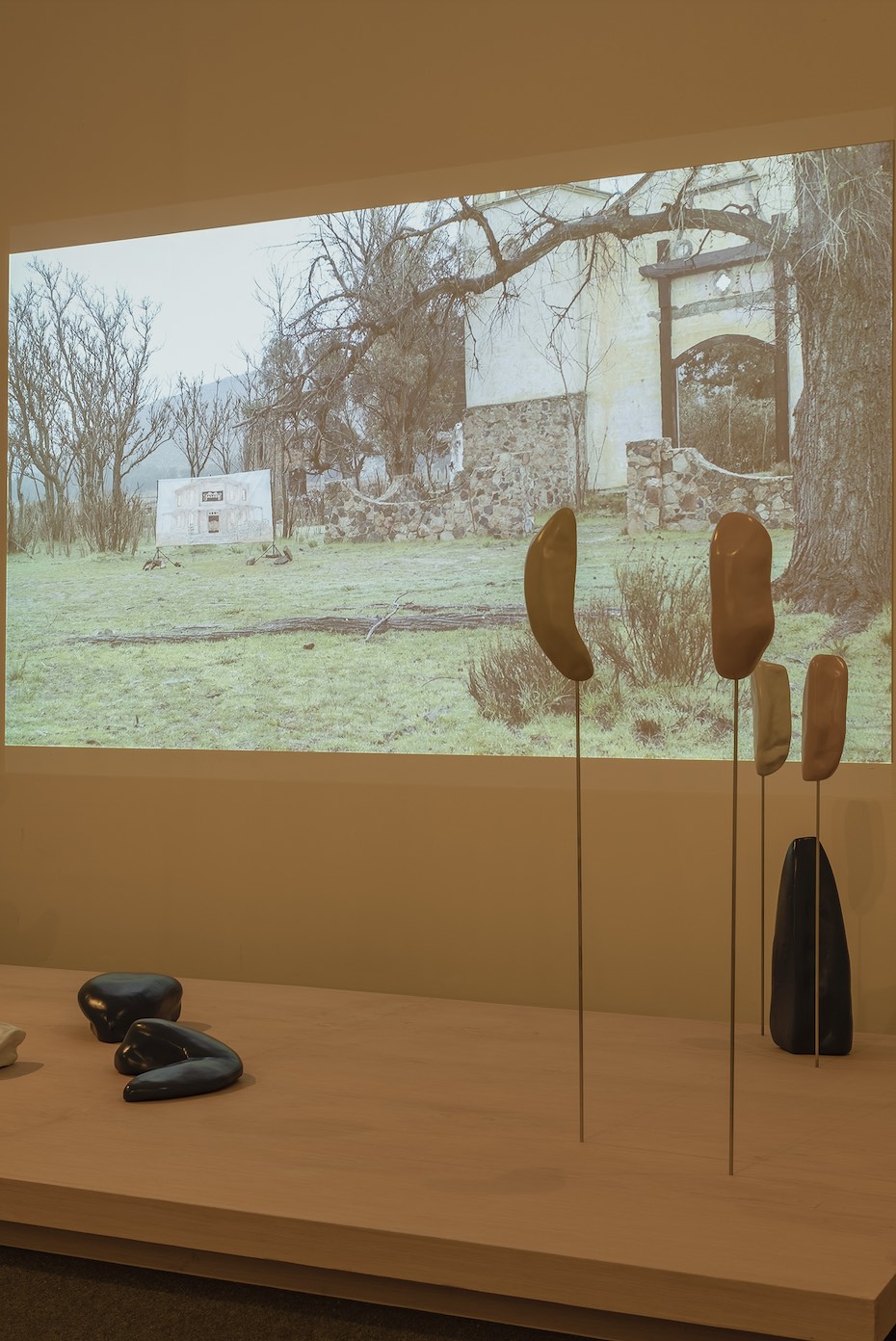 Exhibition views Chantal Peñalosa. Atlas Western. MUAC. 20/11/2021-27/03/2022. Photo: Oliver Santana.