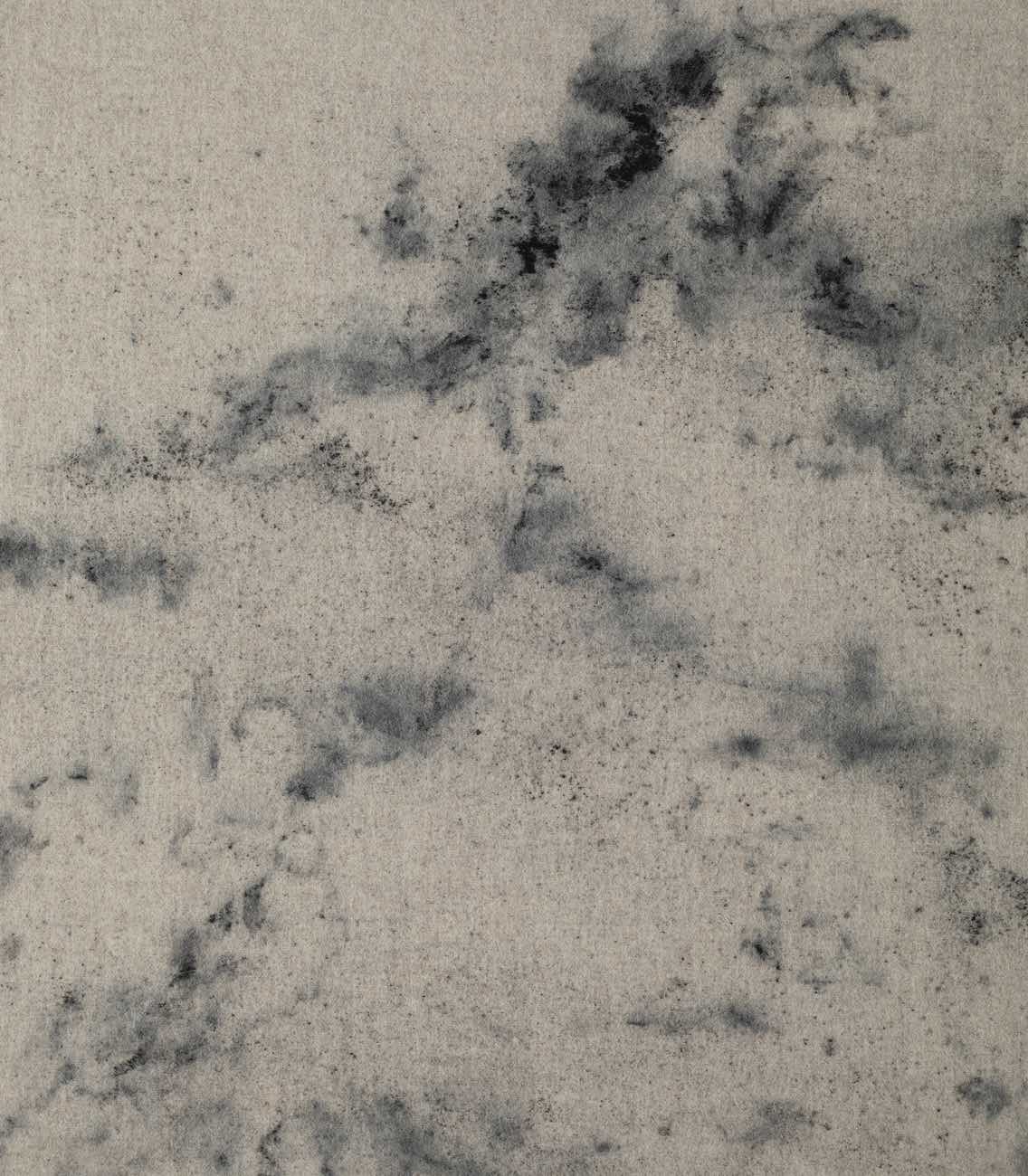 Andrea Bores, Cenizas I, 2019, Cenizas sobre lana. Cortesía de la artista