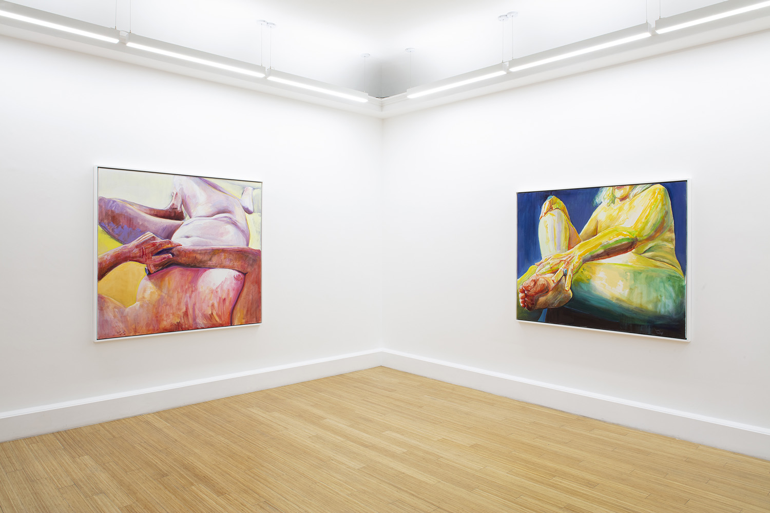 Vista de instalación. Recent Works, Joan Semmel. Izquierda: Revisiting, 2018. Derecha: Touching Toes, 2019. Cortesía de Morán Morán. Fotografía: White Balance MX.