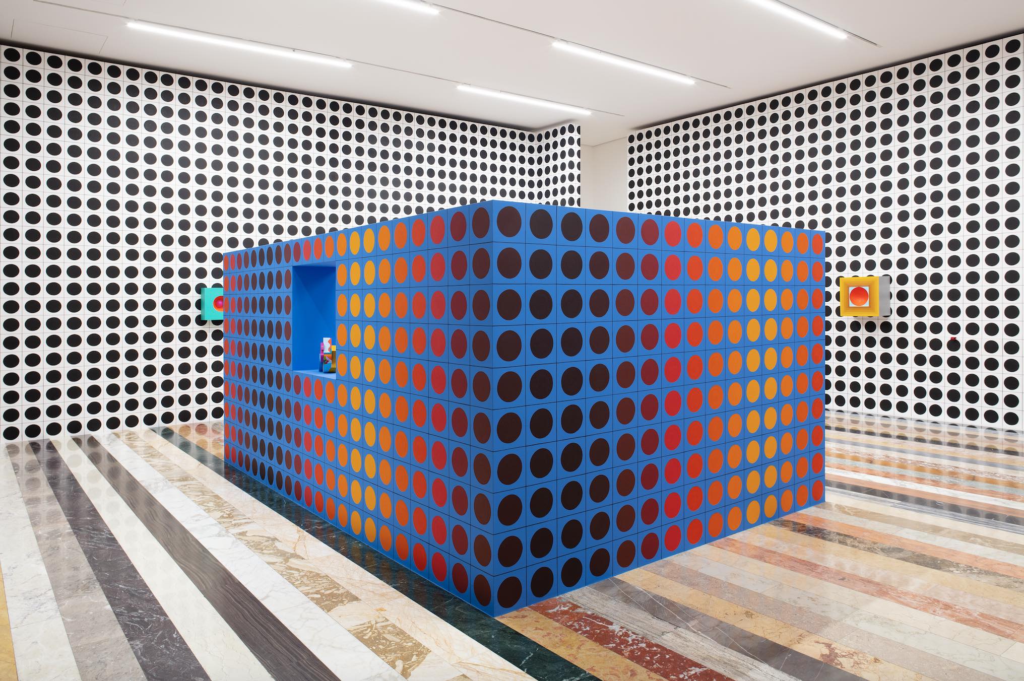 Rodrigo Hernández, El espejo, 2022. Cortesía del Museo Jumex. Foto: Ramiro Chaves