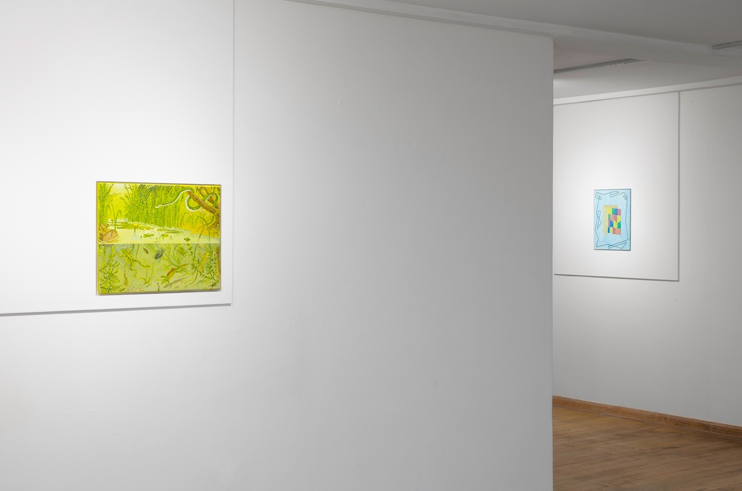 Vista de la exposición de Christian Camacho, 'En la vida, en la muerte y a la mitad', Sala: GAM. Cortesía de la Galería de Arte Mexicano. Foto: WhiteBalance