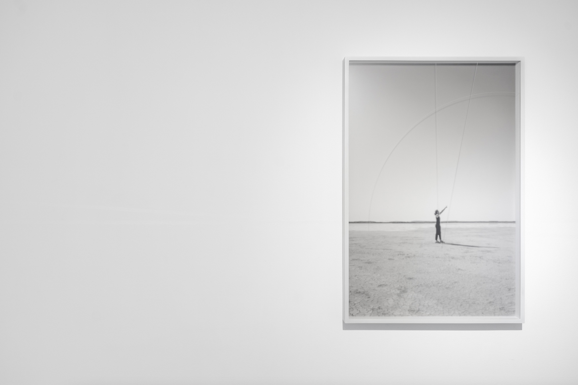 Andrea Martínez, ‘Las líneas que se desvanecen bajo el sol’, exhibition view. Courtesy of the artist and Lateral. 