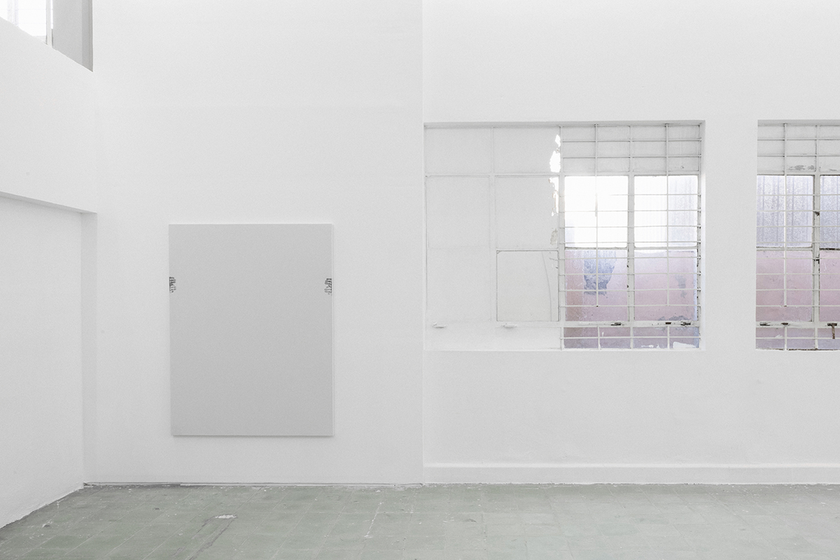 Vista de la exposición ‘The Future Will Be Different’ de Mario García Torres y Ryan Gander en FF Projects. Cortesía de FF Projects