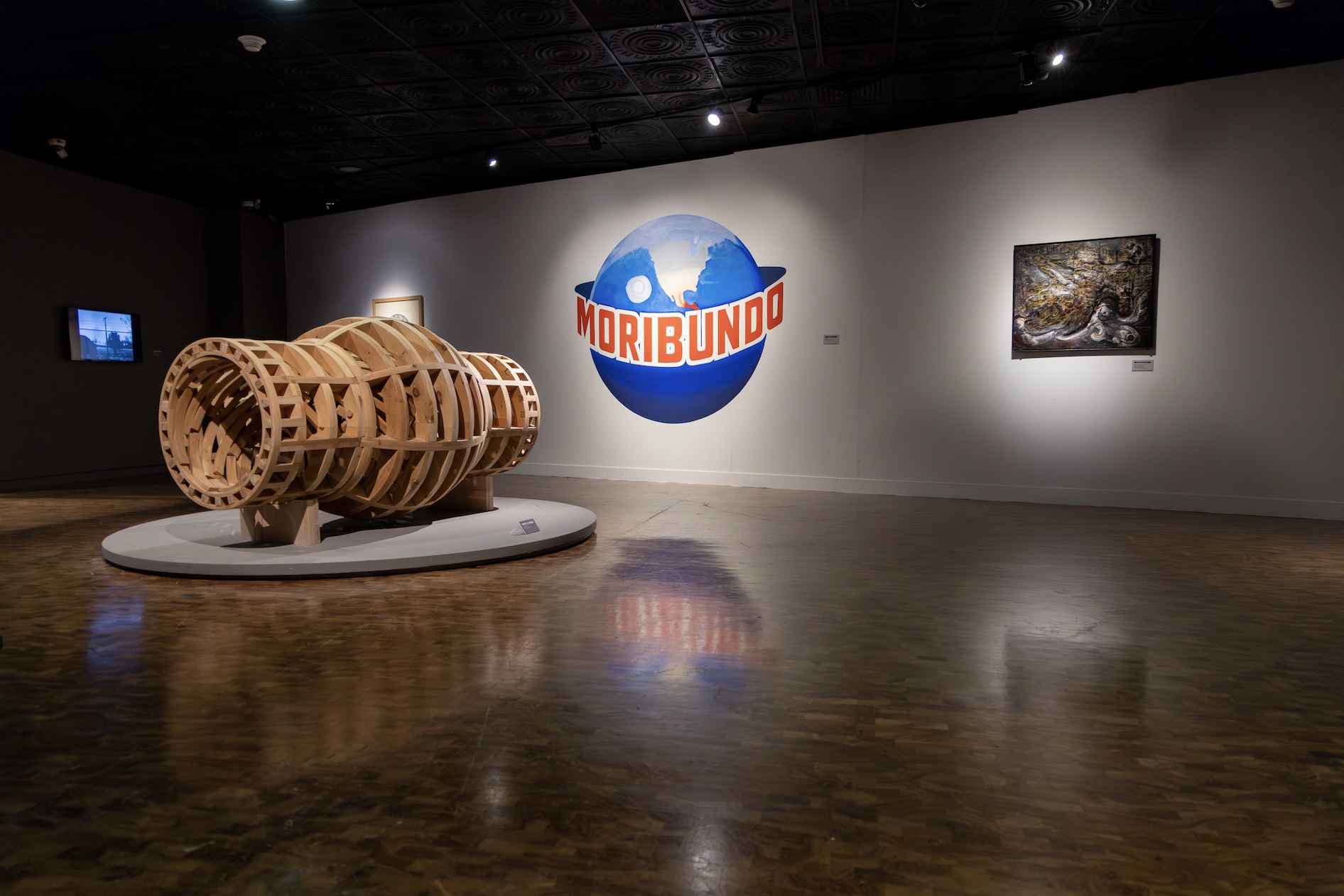 Installation view of the exhibition ‘Imaginar el fin de los tiempos: historias de aniquilación, apocalipsis y extinción’. Museo Nacional de Antropología (MNA). Photo: Mariana Lagunes