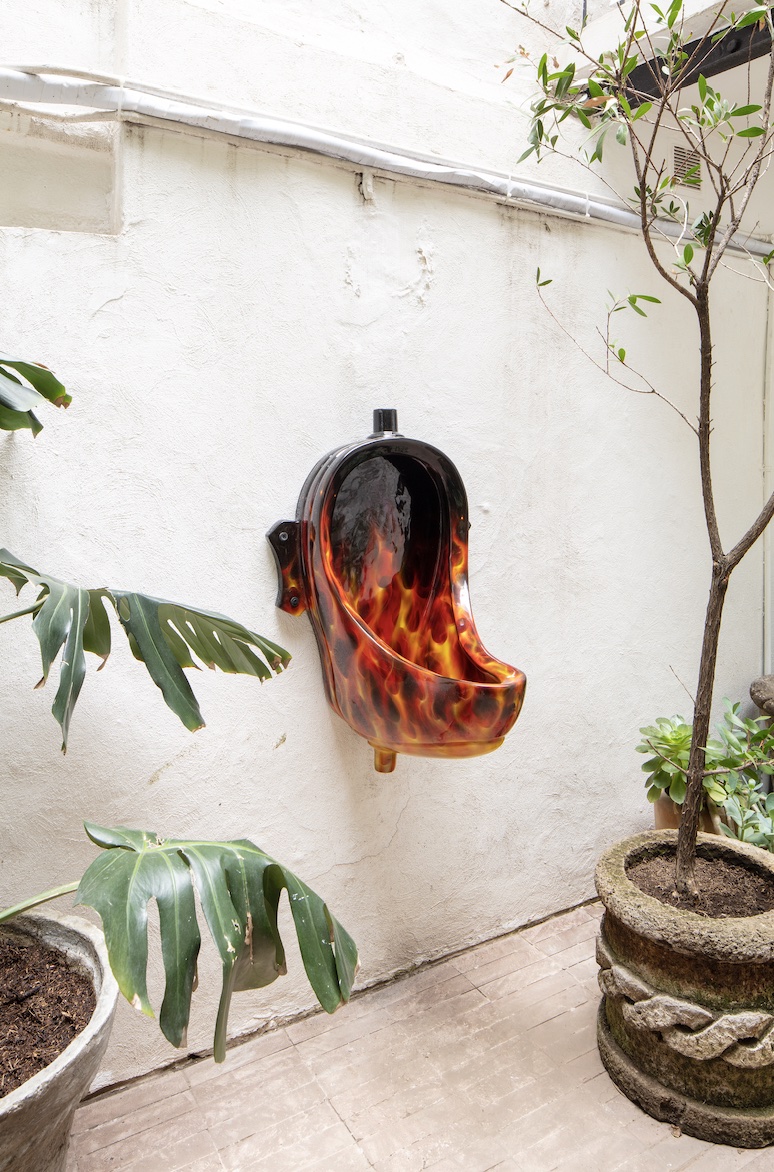 John Isaacs, ‘Under the Volcano’, installation view. Travesia Cuatro Mexico City, courtesy of the gallery.