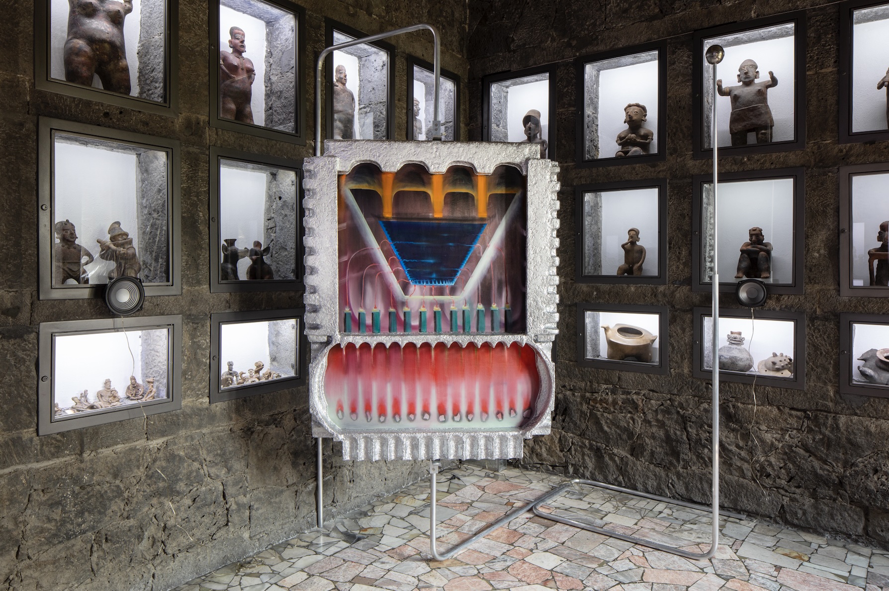 Carolina Fusilier, Las inmortalistas, part of the exhibition “¿Cómo se escribe muerte al sur?”. Courtesy of Museo Anahuacalli. Photograph by Ramiro Chaves.