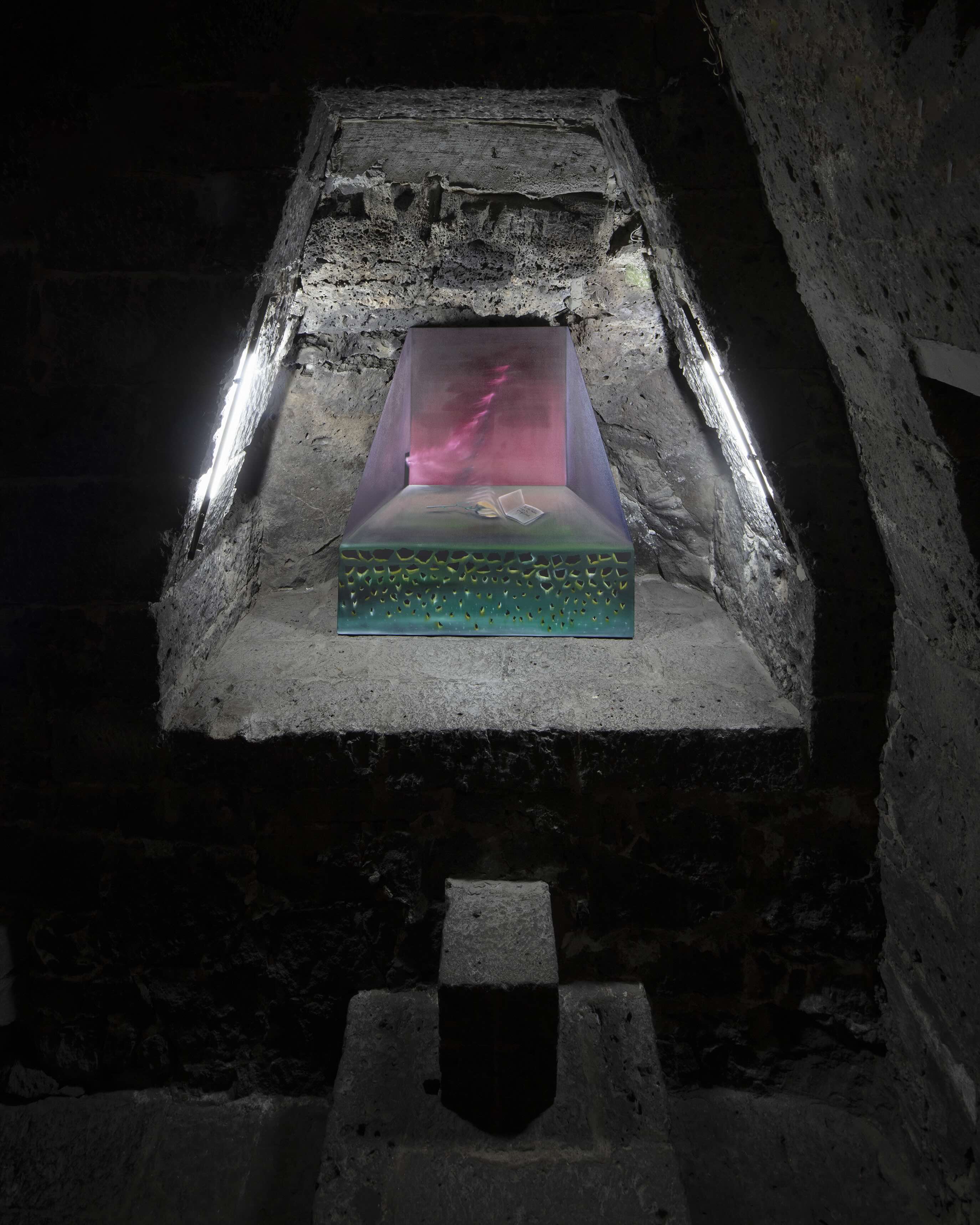 Carolina Fusilier, Altar para F, 2025, part of the exhibition “¿Cómo se escribe muerte al sur?”. Courtesy of Museo Anahuacalli. Photograph by Ramiro Chaves.