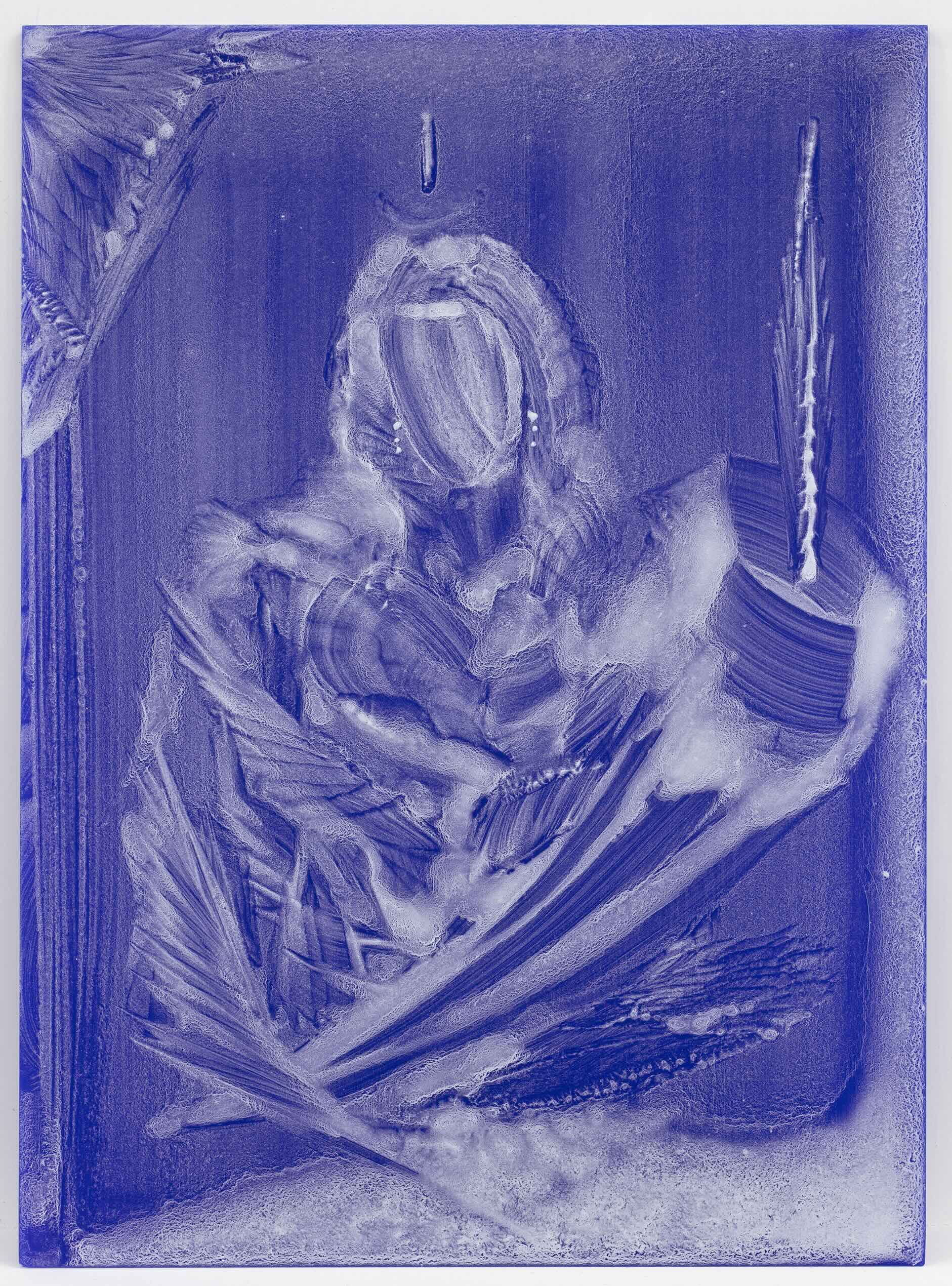 César Rangel, Señora Lapislázuli (Judith), 2025. Agua, baba de nopal y lija sobre plexiglas azul, 38 x 27 cm. Cortesía del artista y Galería Karen Huber. Fotografía: Ramiro Chaves