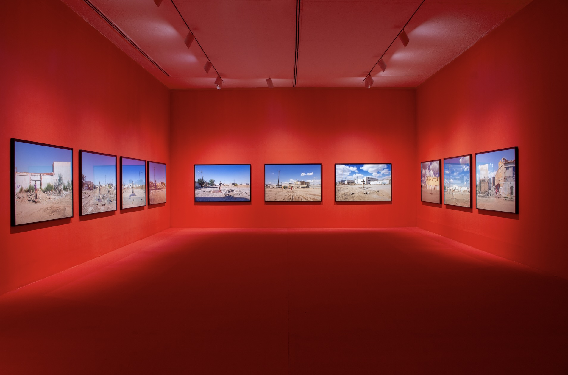 Vista de la exposición “¿Cómo salimos?” de Teresa Margolles en MARCO. Cortesía del museo. Fotografía: Arthur Mora.